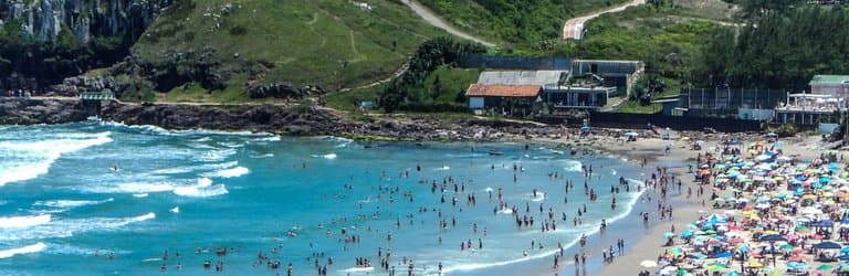 Vista da Praia da Cal e do Morro das Furnas, foto tirada de cima do Morro do farol!