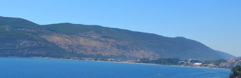 Вид с башни на пристань.