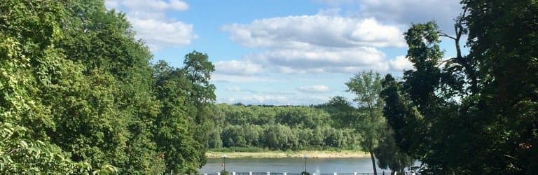 Очень красивый и чистый парк