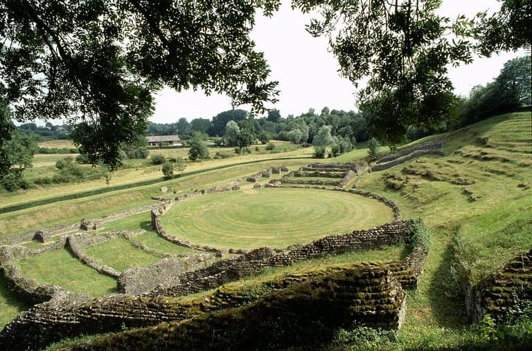 Site gallo-romain de Sanxay. Ph. Berthé. Centre des monuments nationaux