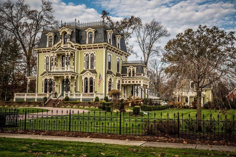 Silas Robins House - an Inn