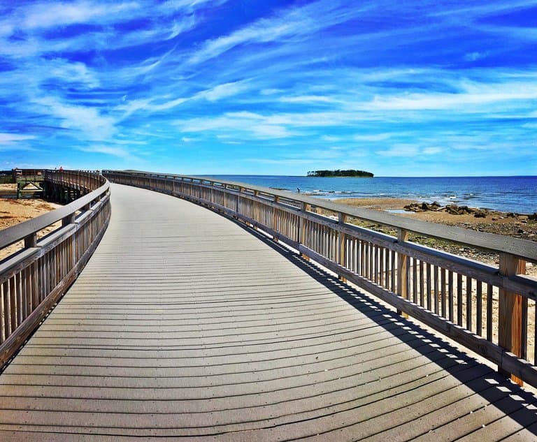 Great beach in Milford, CT, 5 min away from I 95 and you can't even feel it. It has that Rhode I