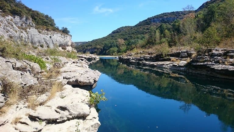 En amont de Collias