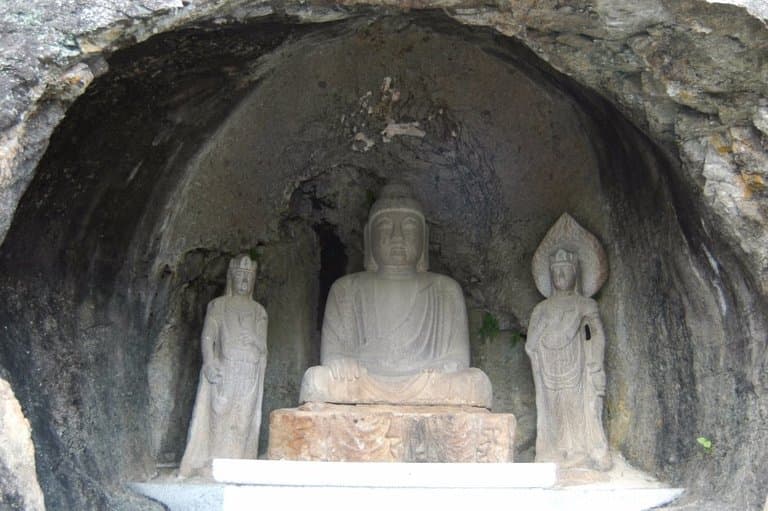 군위삼존석굴