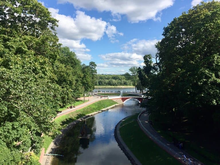 Очень красивый и чистый парк