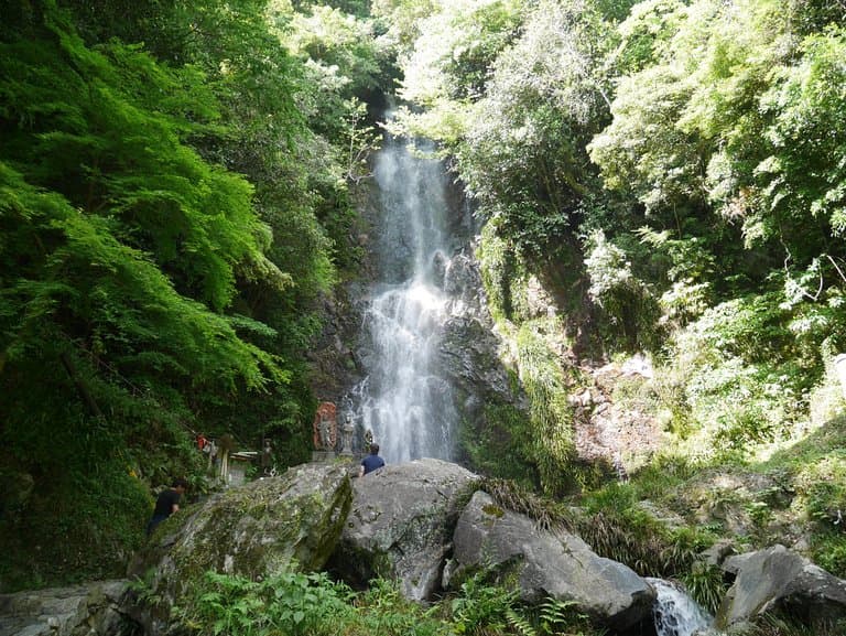 清水の滝の風景