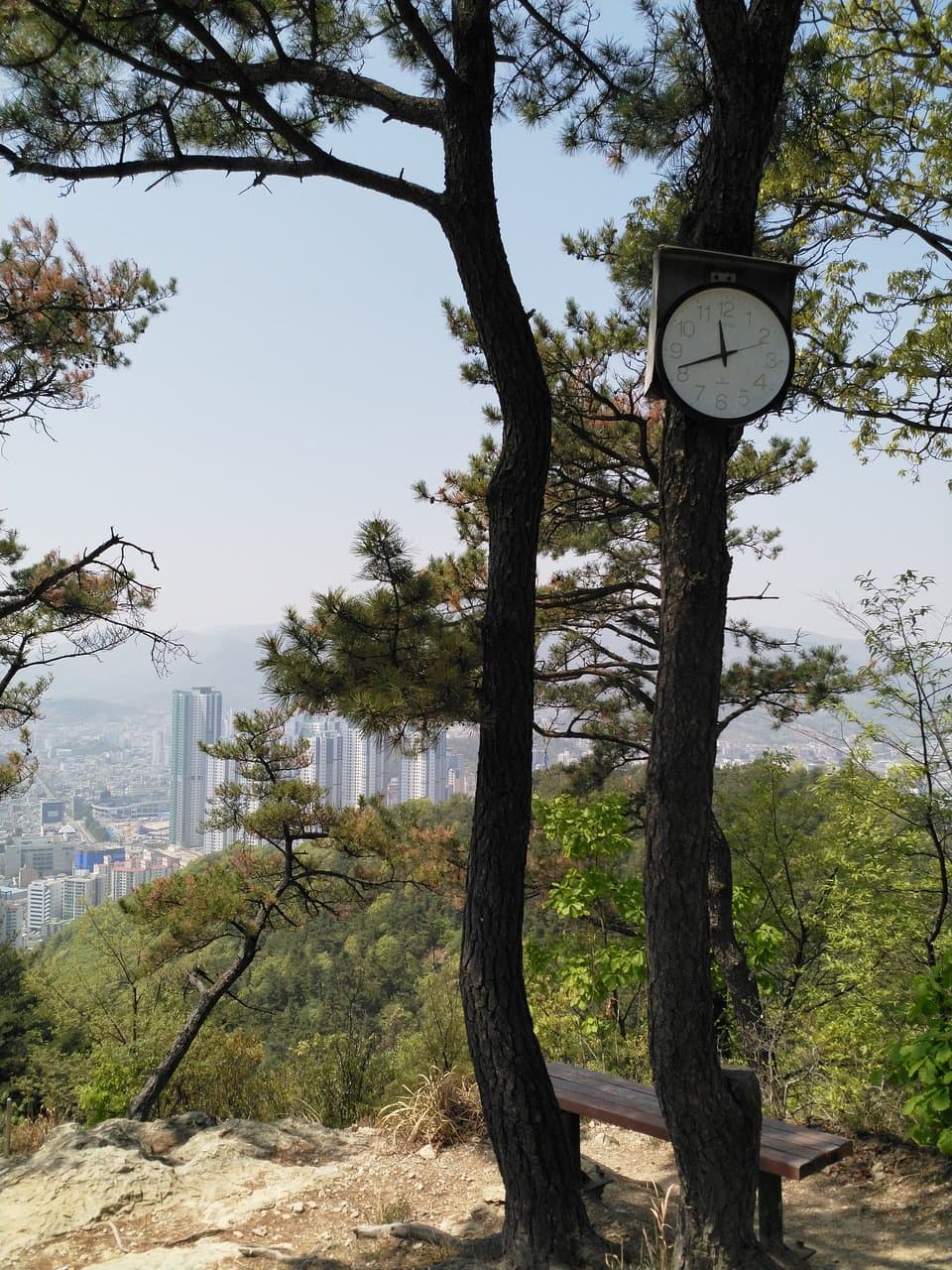 Hiking Paryongsan Mountain: a real clock