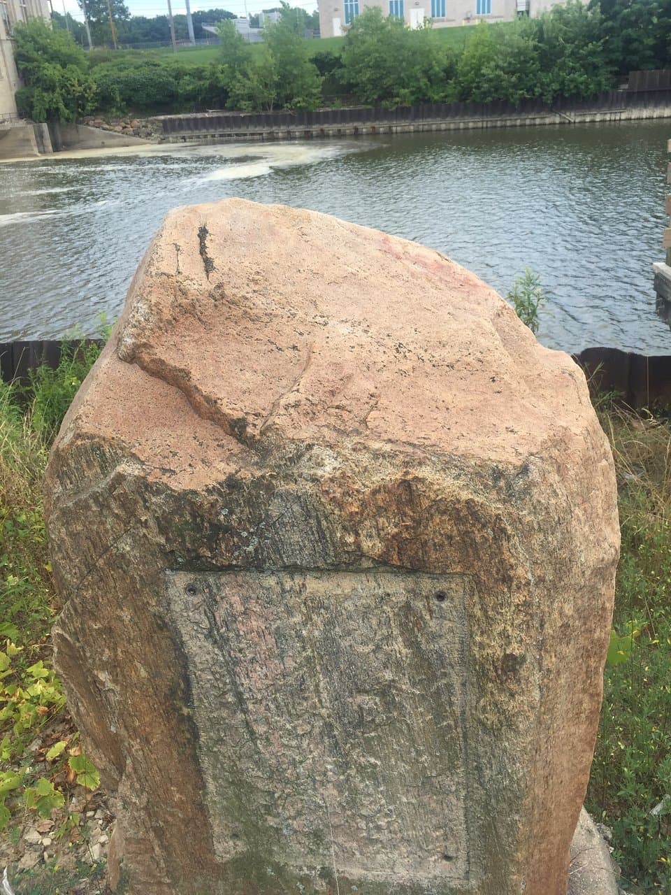 Missing plaque at Johnny Appleseed grave
