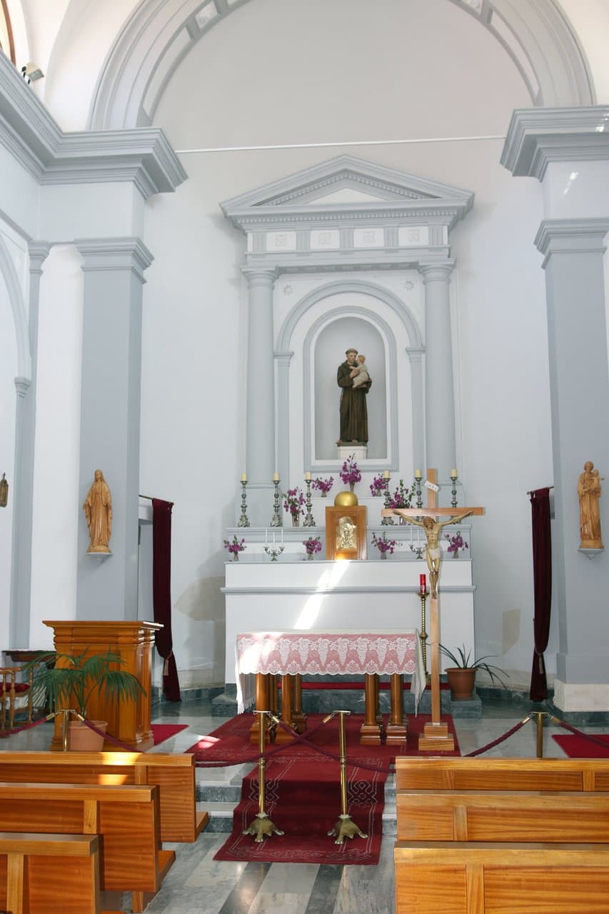 La rénovation de cette église est due au prêtre diocésain Andreas Marzohl de Lucern en Suisse