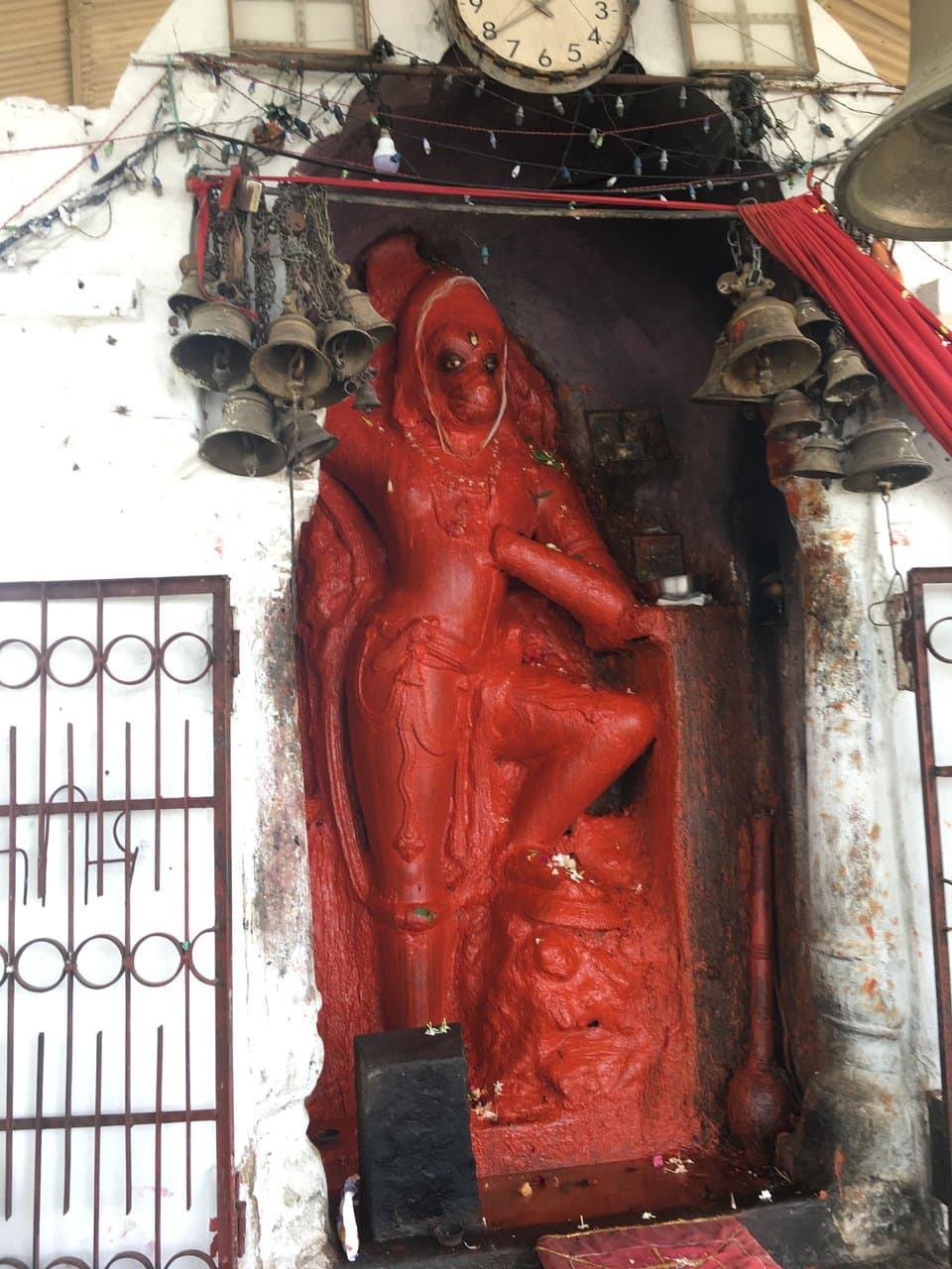 ちょっと雑な塗り方だけど、黒目が効いている