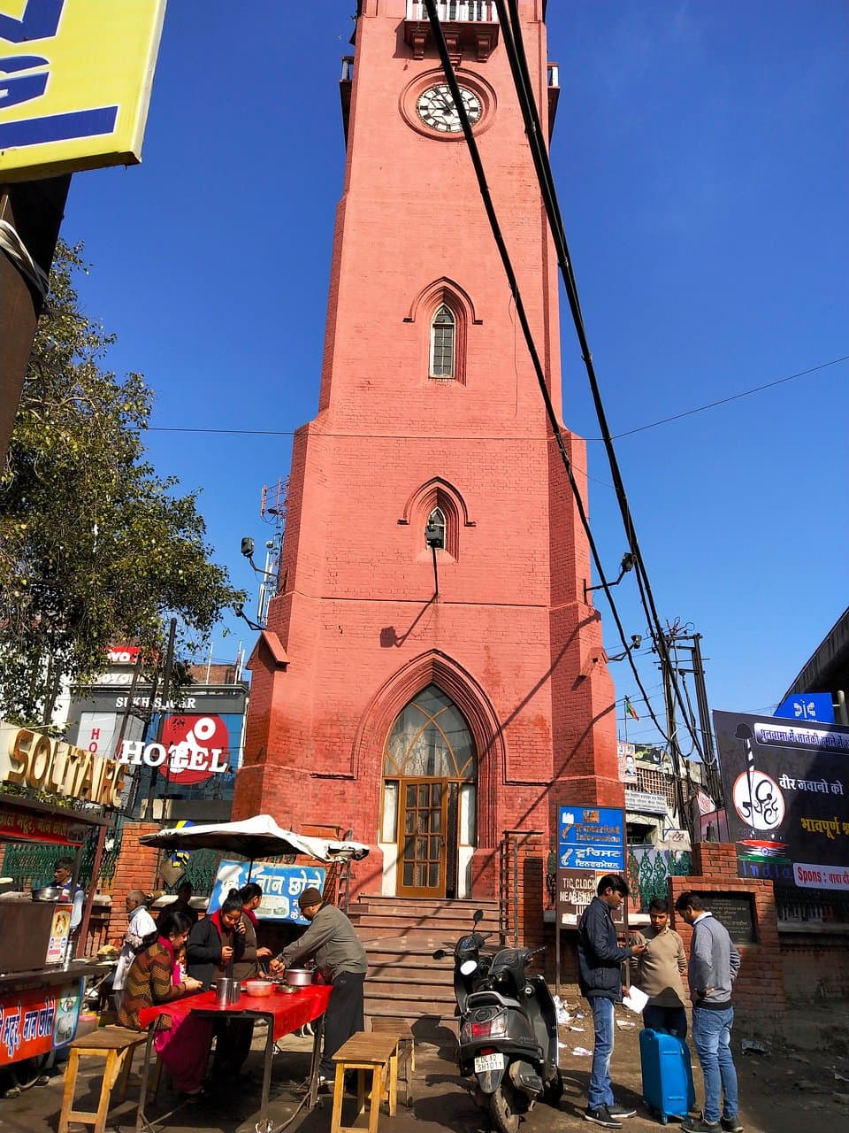 This is another picture of Clock Tower Of Ludhiana. While visiting this attraction tourists can also enjoy delicious food and snacks from the market and taste lovely local dishes.
Governor Amolak Rattan Kohli