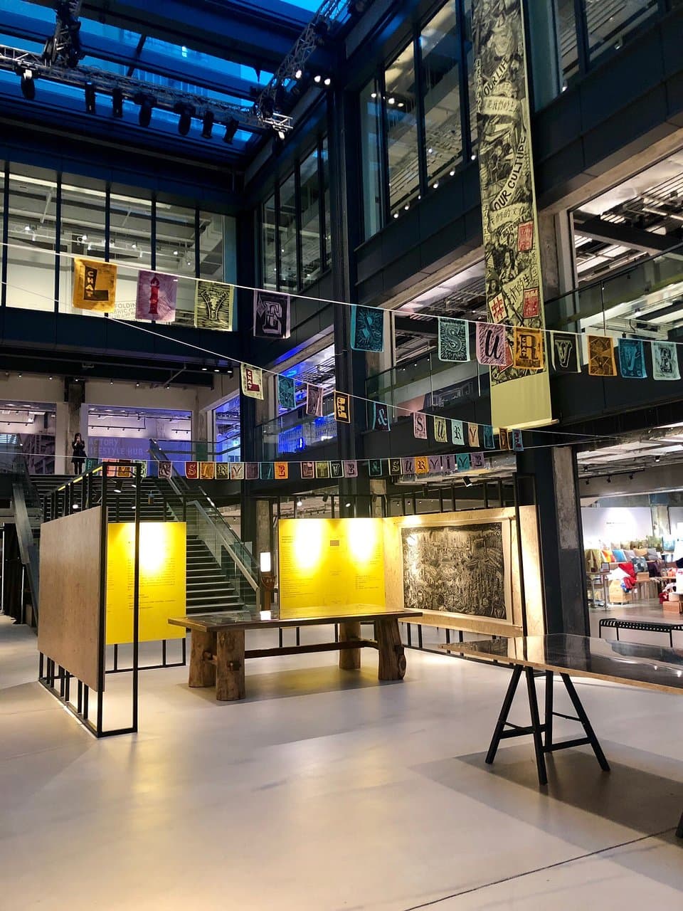 Visit the Hong Kong Museum of Textiles