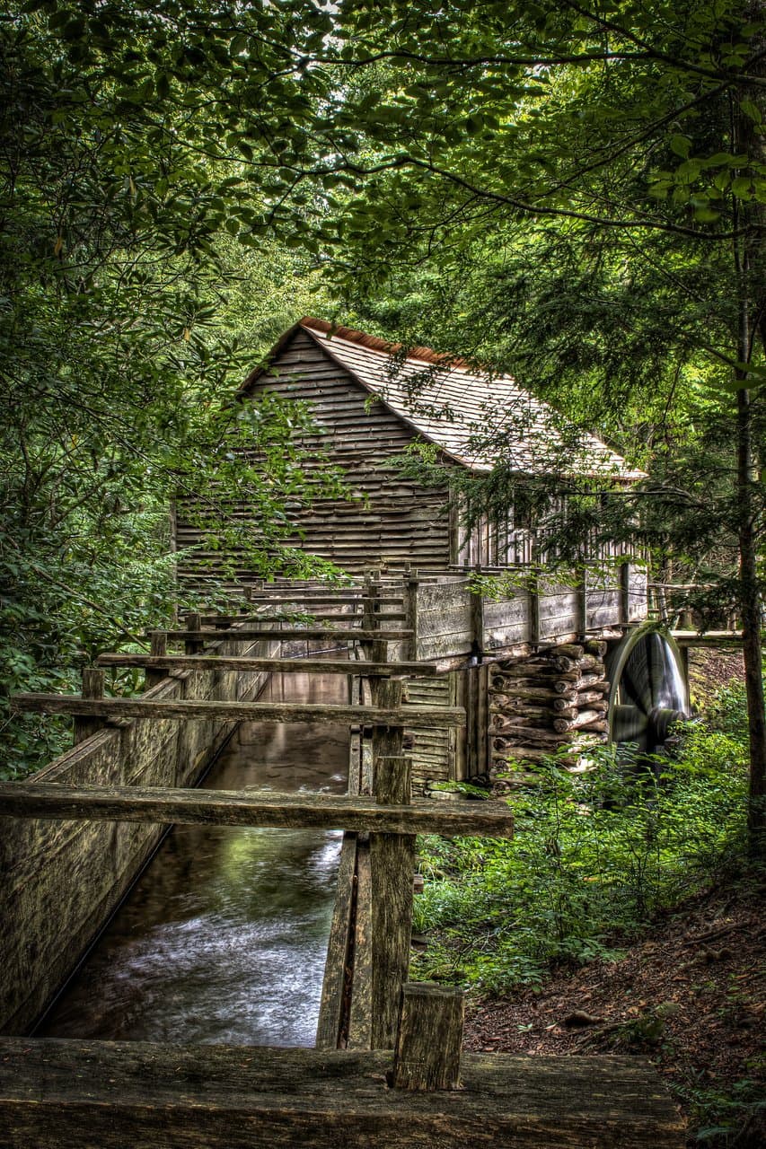 150 years ago, the John Cable Mill was used to grind corn and wheat into flour for the residents of Cades Cove, Tenn. Now part of #GreatSmokyMountainsNationalPark, watch a miller in action from April to October and even buy some fresh-ground flour. PC: Jody Claborn/Flickr Public Domain