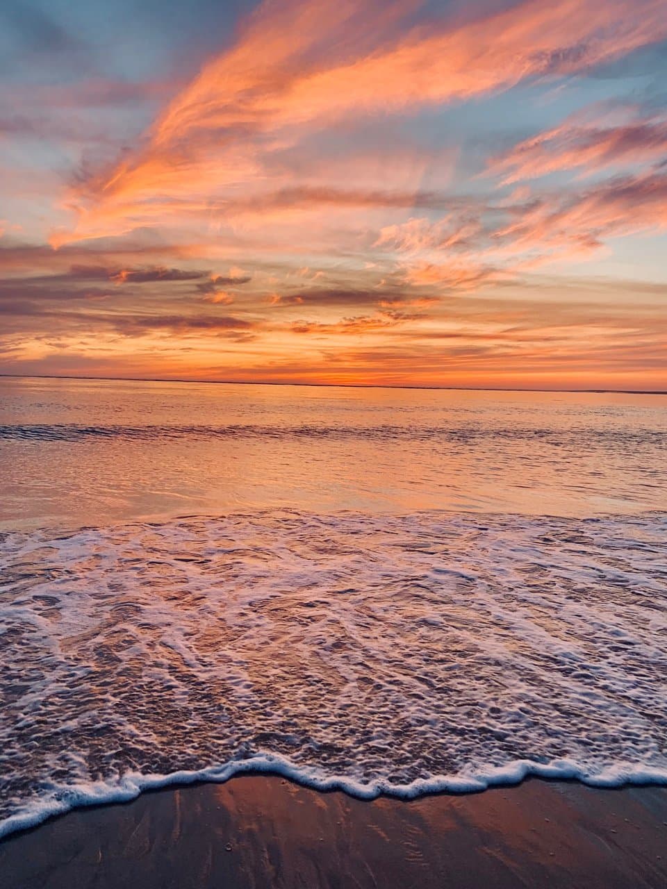 Magnifique plage ! Propre et la baïne apporte un peu de piment à la journée ! Attention à ne pas s’installer trop près du bord de mer en arrivant, elle monte vite ! 😬