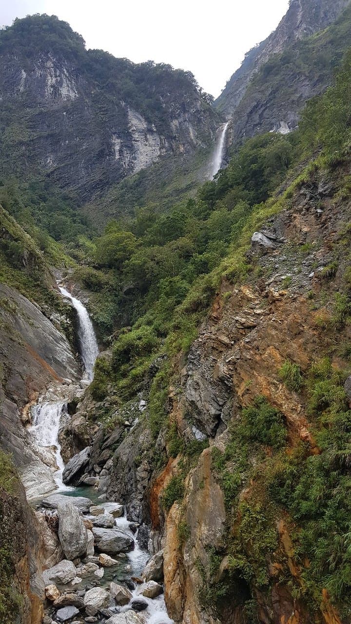 Baiyang Trail and Water Curtain Cave