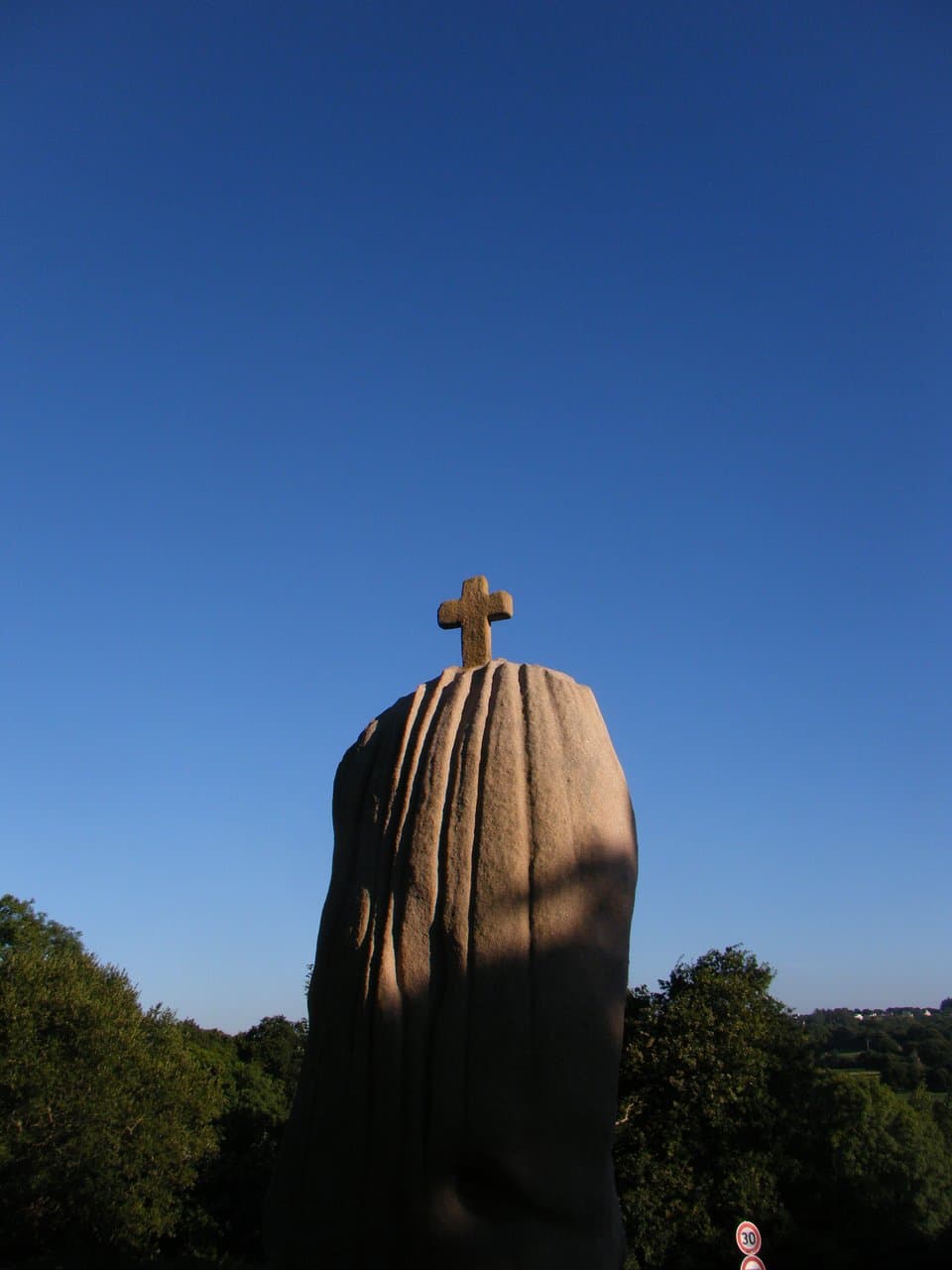 Menhir de Saint Uzec