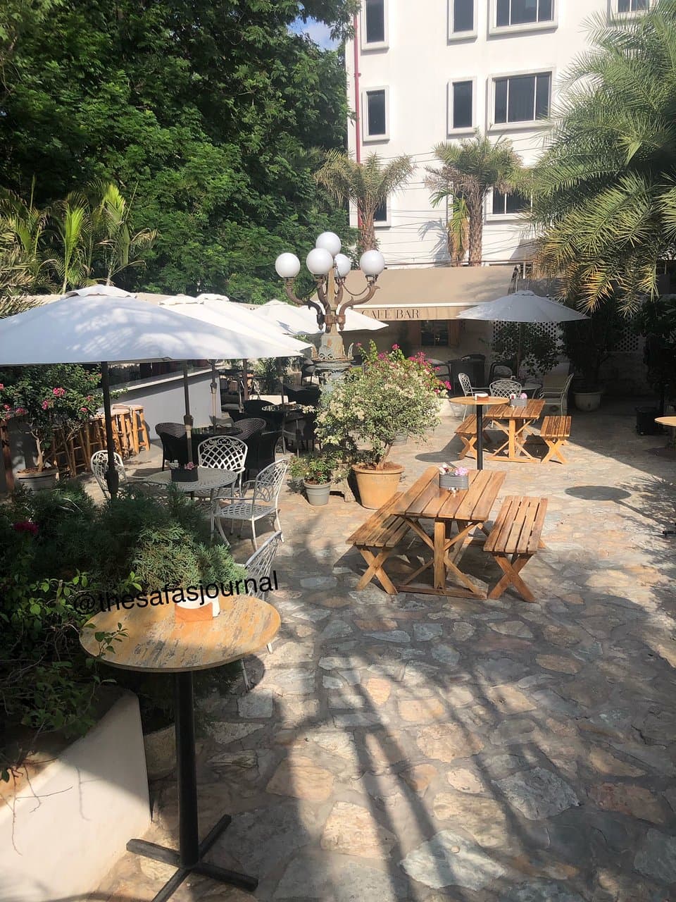 Lé Vantage Café Bar