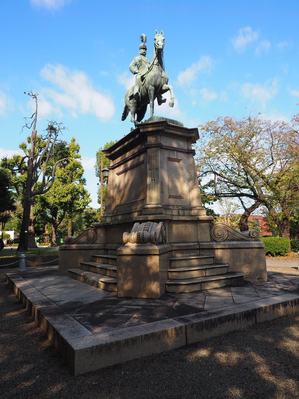 Admire the Kaminarimon Gate at Night