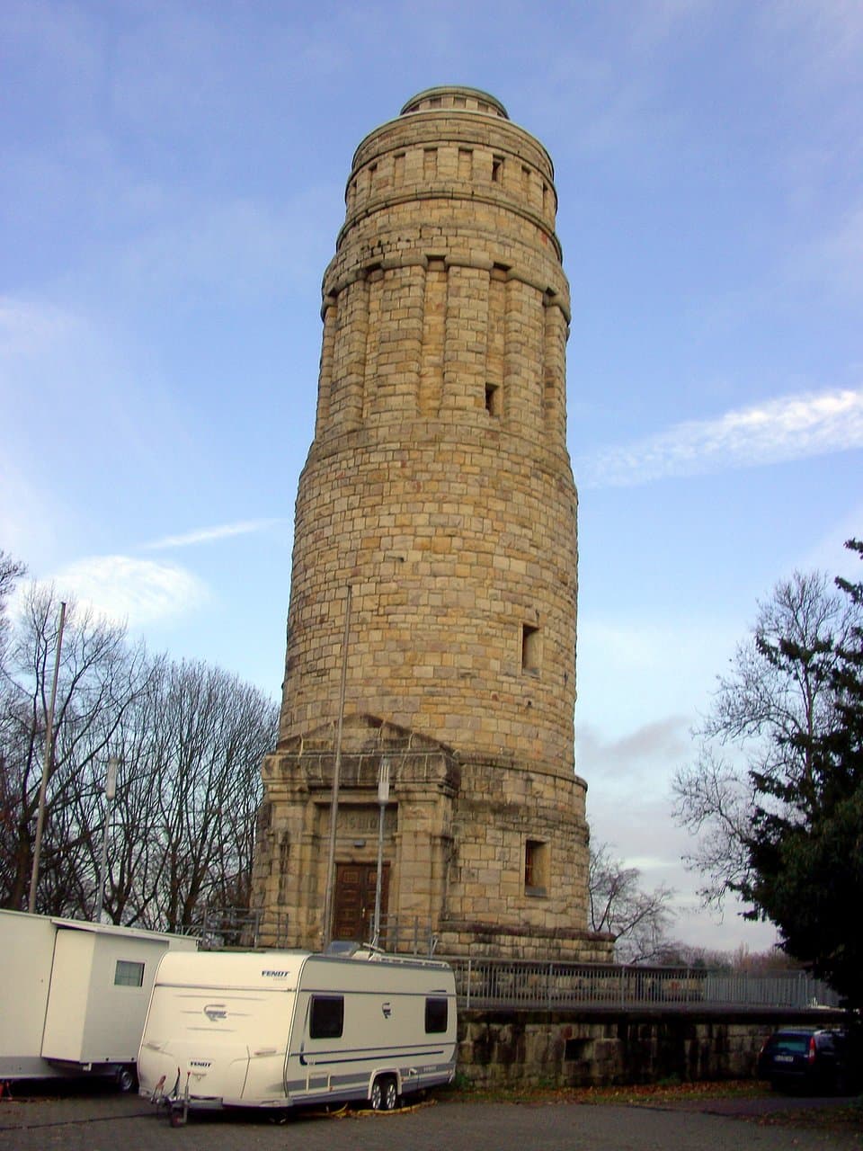 Ein Zirkus-Zelt unterhalb vom Bismarck-Turm....
Dezember 2019