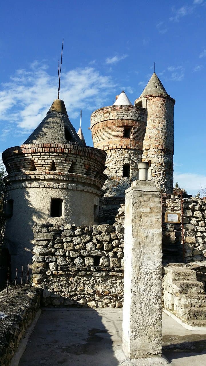 Taródi Castle