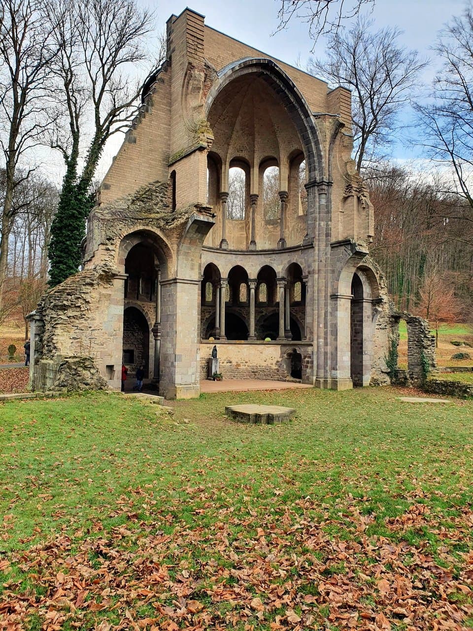 Heisterbach Monastery : Ruins of the Choir