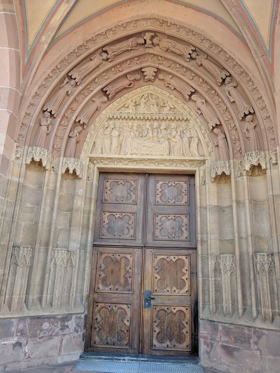 Beautiful front entrance, the best part of this church 