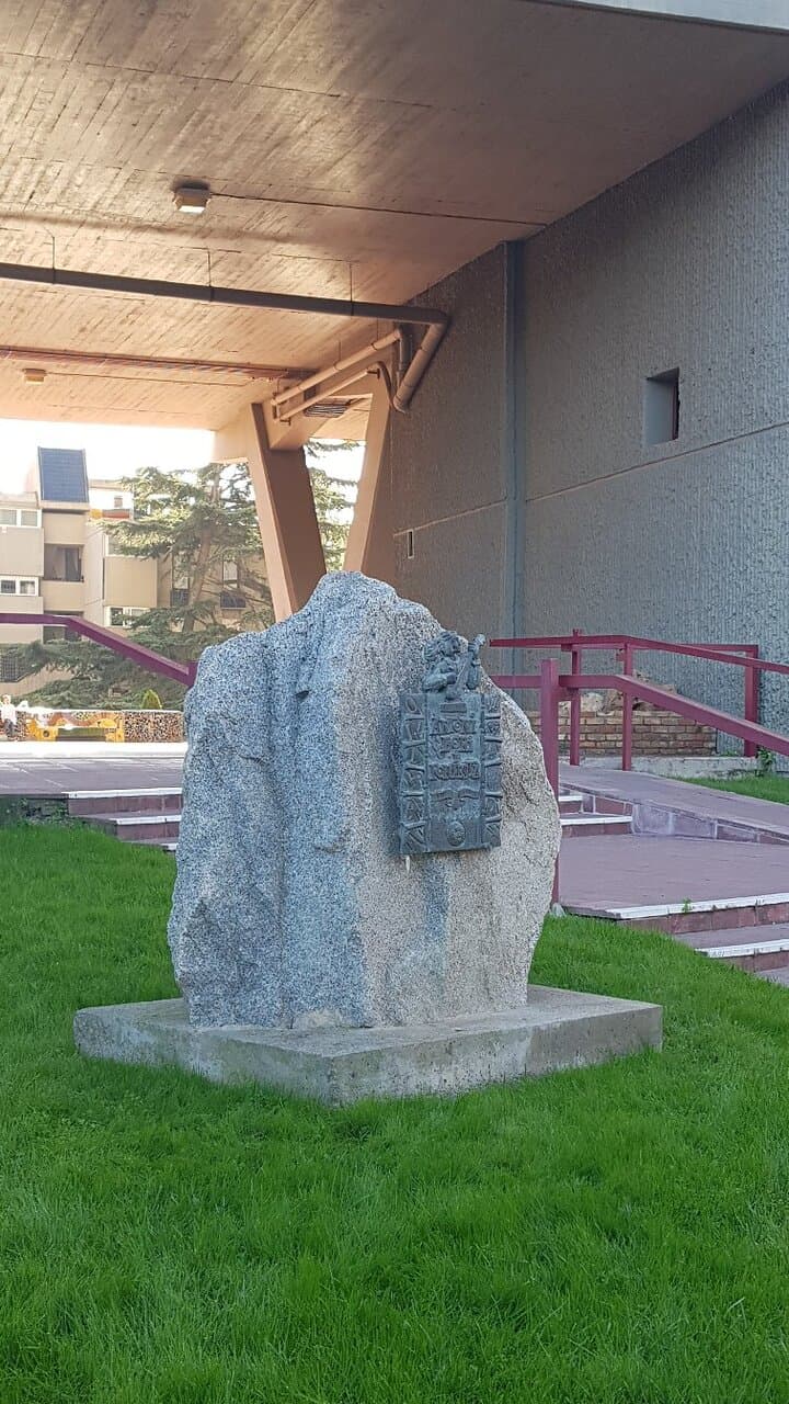 Monument A Antoni Bori I Fontestà