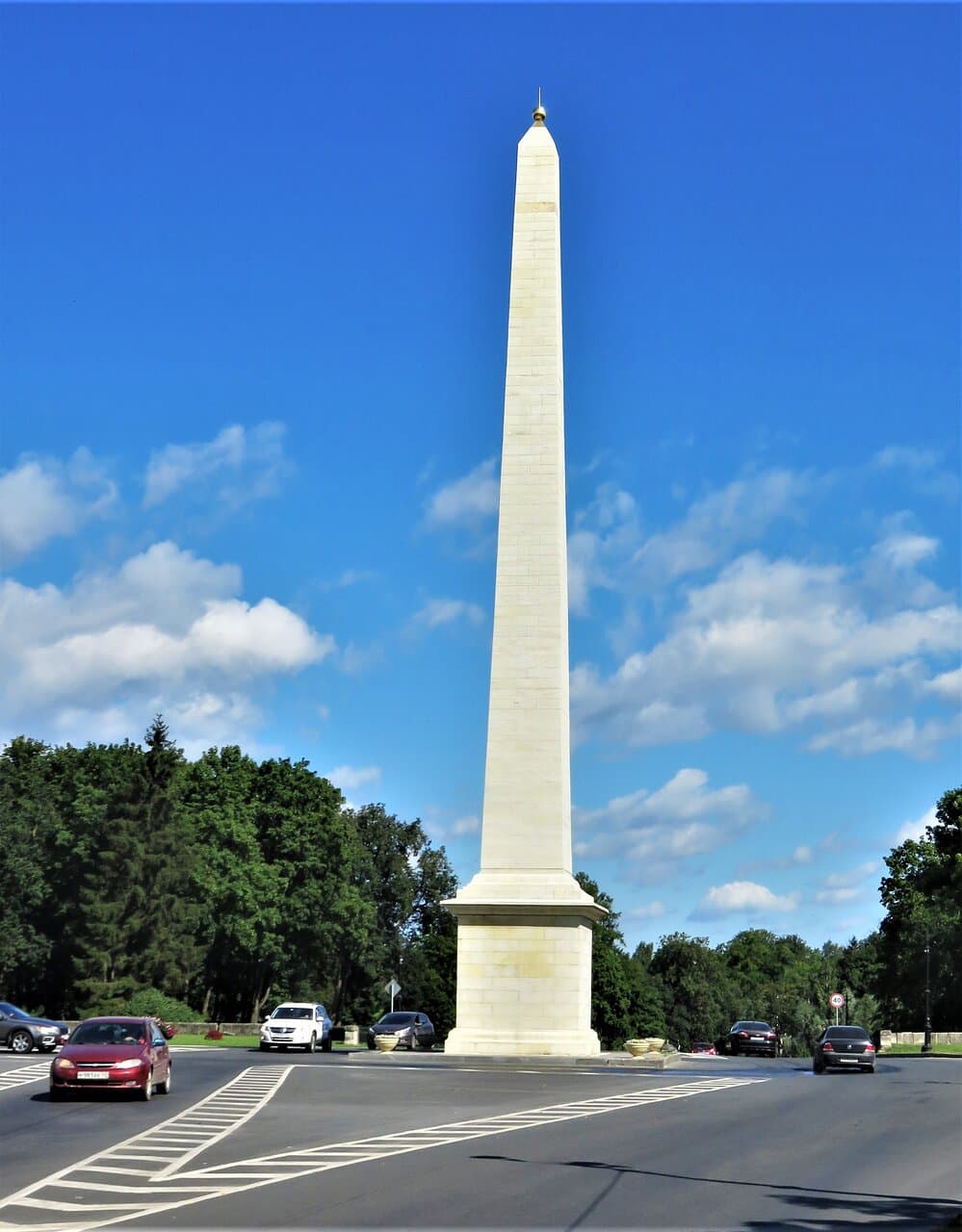 Гатчина. Обелиск Коннетабль.