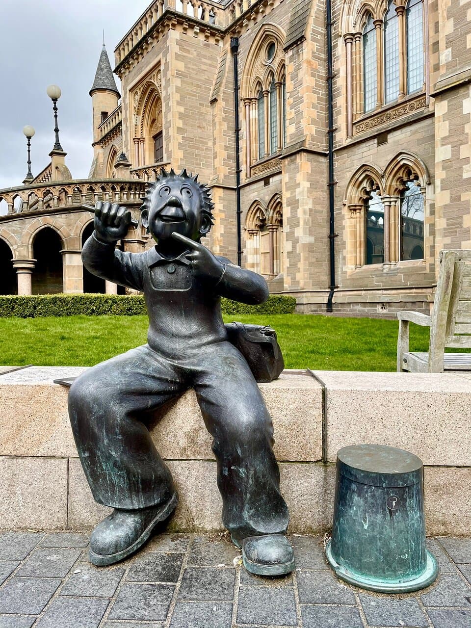 Captures the spirit of that “weel-kent”Sunday Post scallywag, in a bronze 4ft sculpture, commissioned to mark the 80th anniversary of his first comic strip appearance.