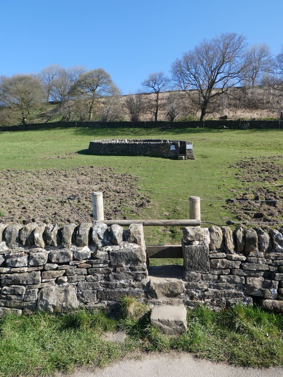 Riley Graves, Eyam:  the graveyard, entered by a stile
