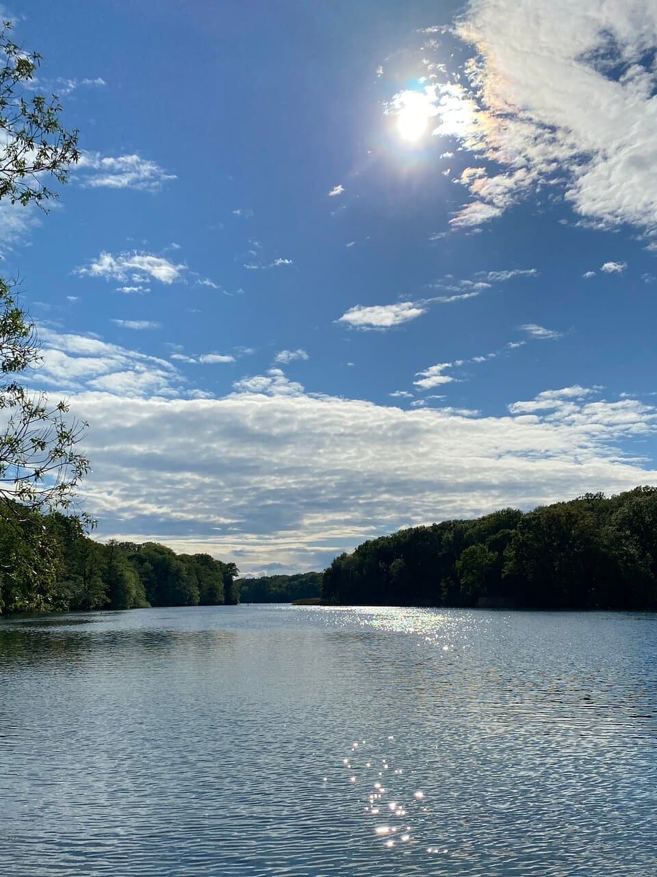 Well Berlin in itself is made up of places to explore right from having attractive cafes and monumental places to such weekend gateways where you could just surrender yourself to nature and everything around , one such place is Schlachtansee . Although  I wasn’t sure if my holiday would turn out this much amazing as this was my first time visiting Places around Berlin and viola it turned out really peaceful :)