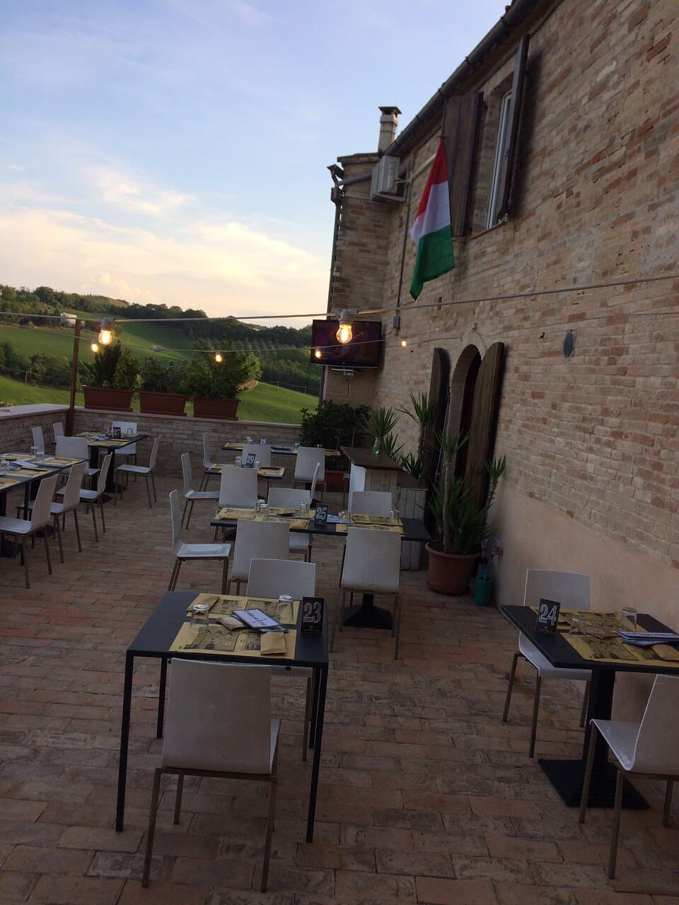 La terrazza della pizzeria Rosita