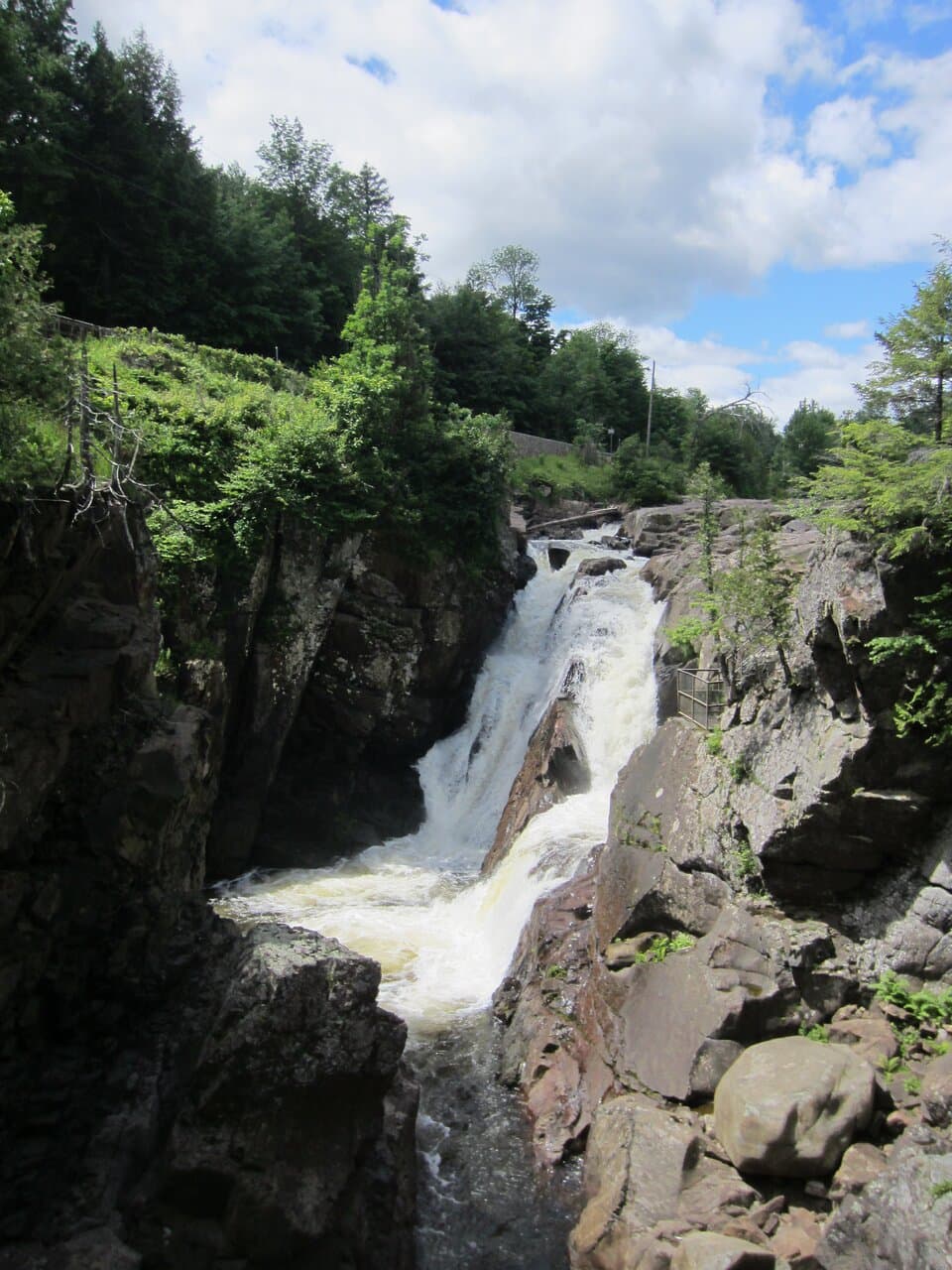 Another view of the falls.