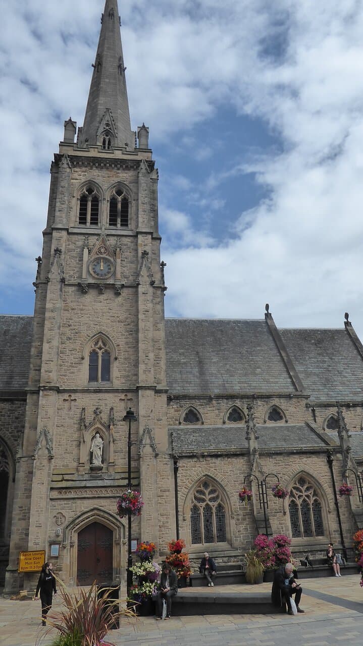 Church adjacent to Town Hall from Market Place