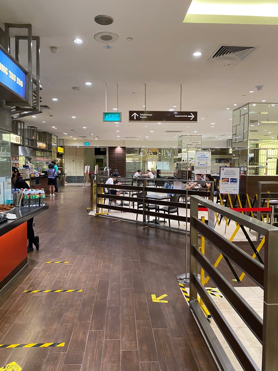 Food Village Takashimaya