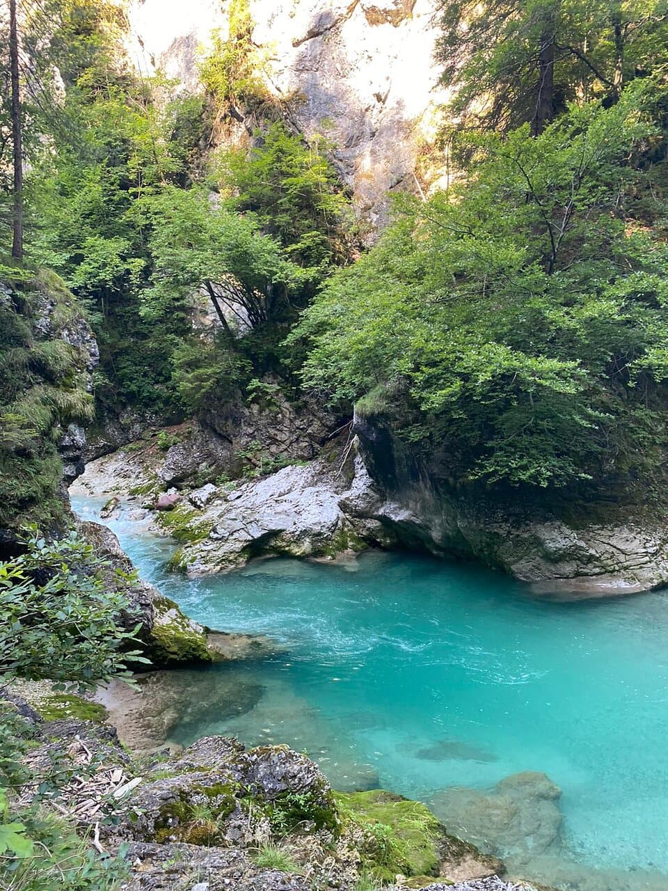 Acque azzurre ed a tratti impetuose