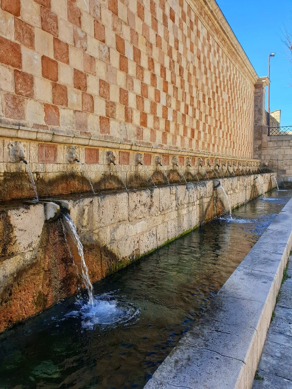 Fontana delle 99 Cannelle L'Aquila