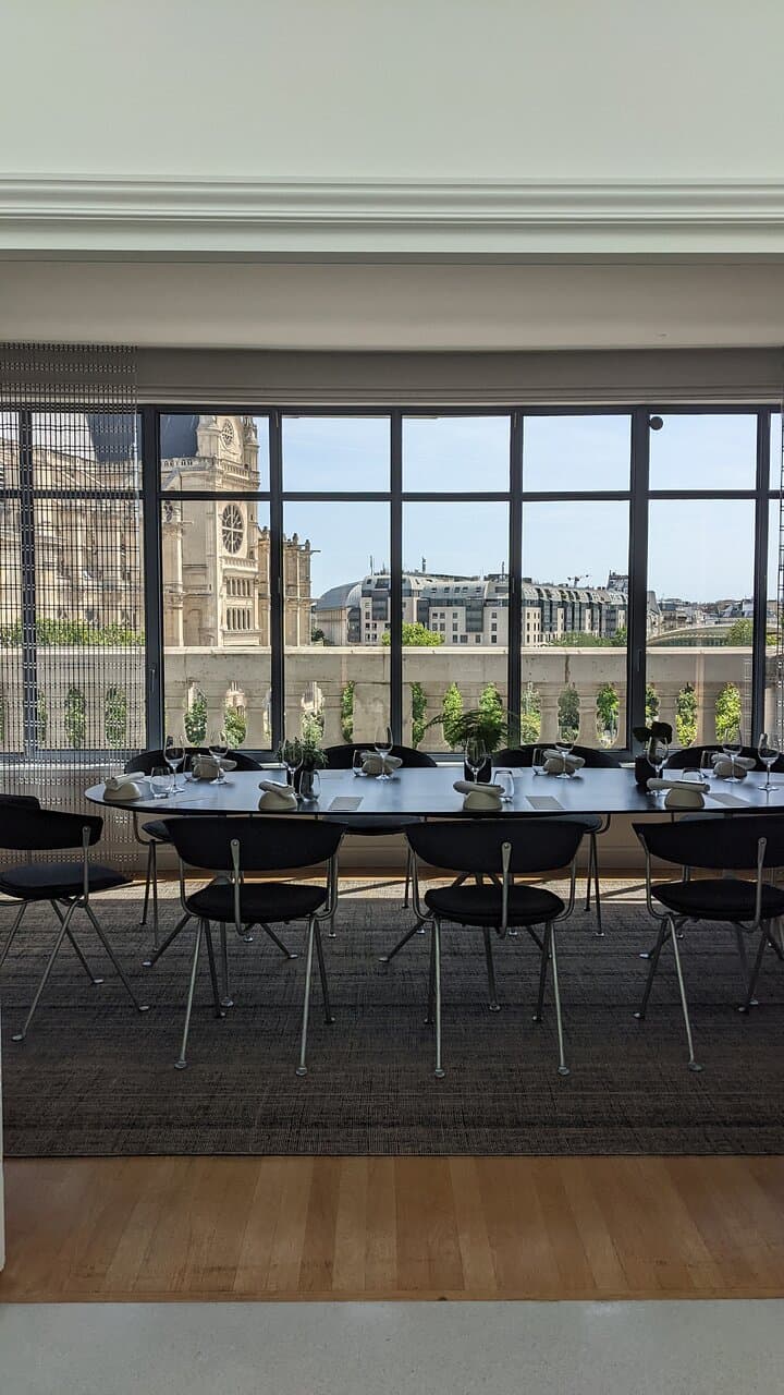 UNE DES SALLES A MANGER RESERVABLE