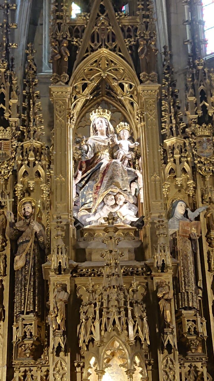 Iglesia parroquial de Santa Maria de la Asuncion y del Manzano.