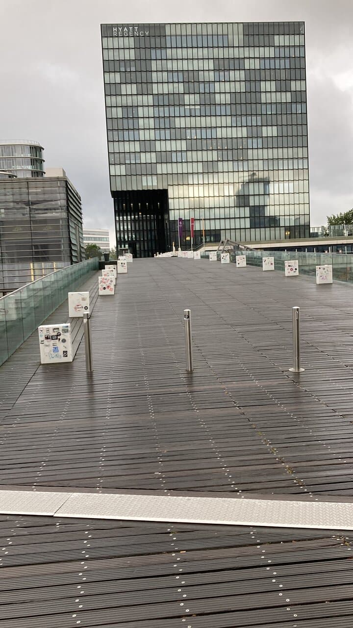 Hafenbrücke im Medienhafen - The Living Bridge 