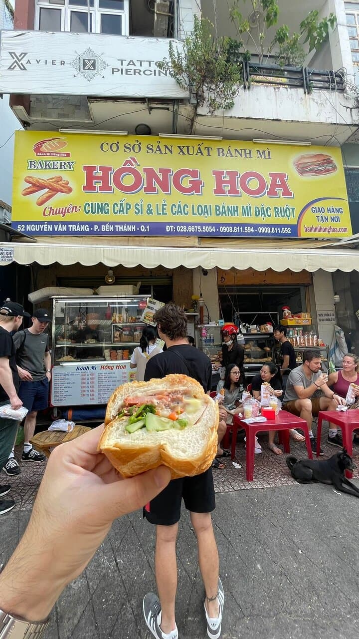 Bánh Mì Hồng Hoa