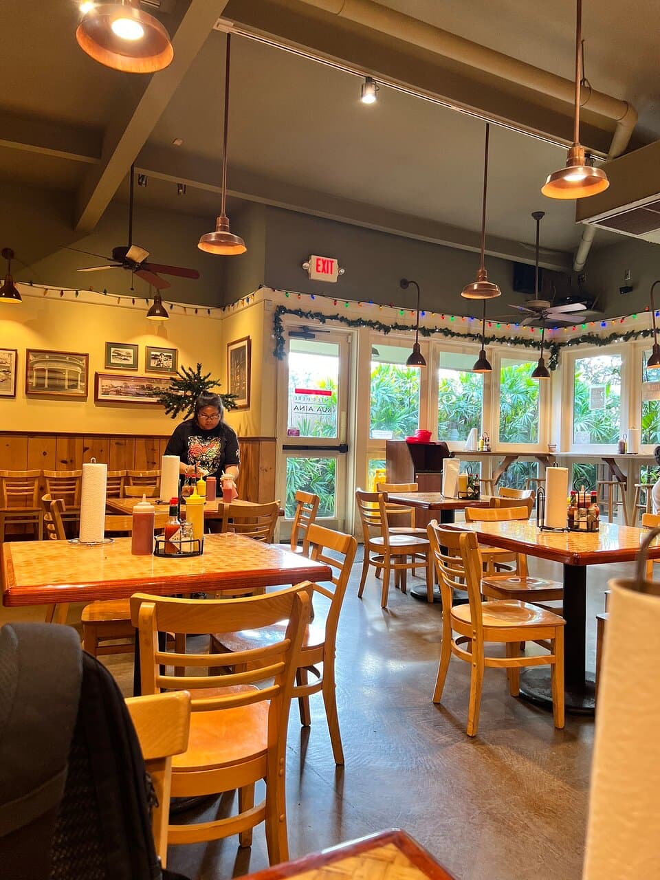 Kua Aina Sandwich Shop