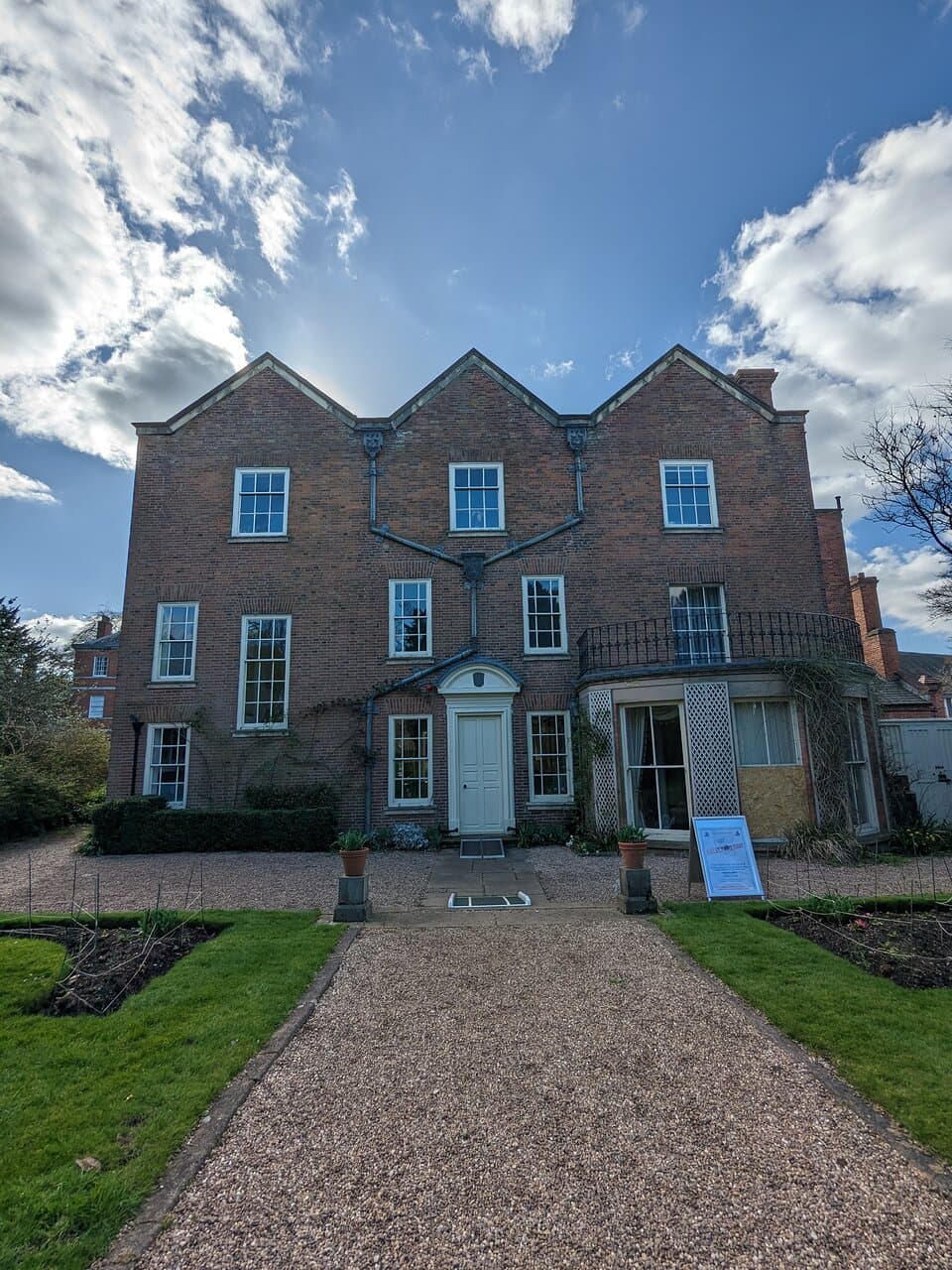 Belgrave Hall & Gardens