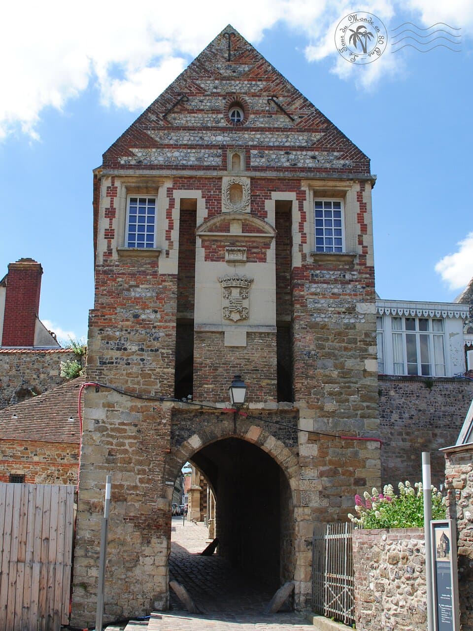 Porte de Never côté ville basse