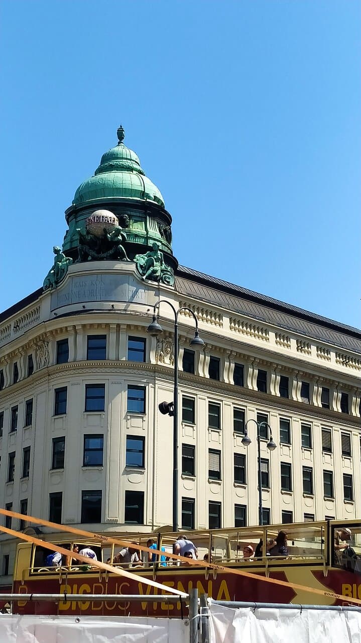 Upper architecture of Tourist Info in Vienna 
