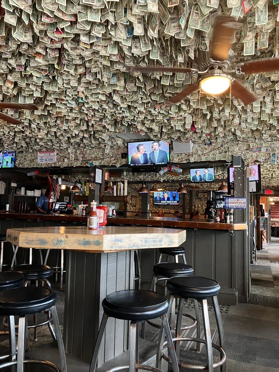 Shuckums Oyster Pub & Seafood Grill