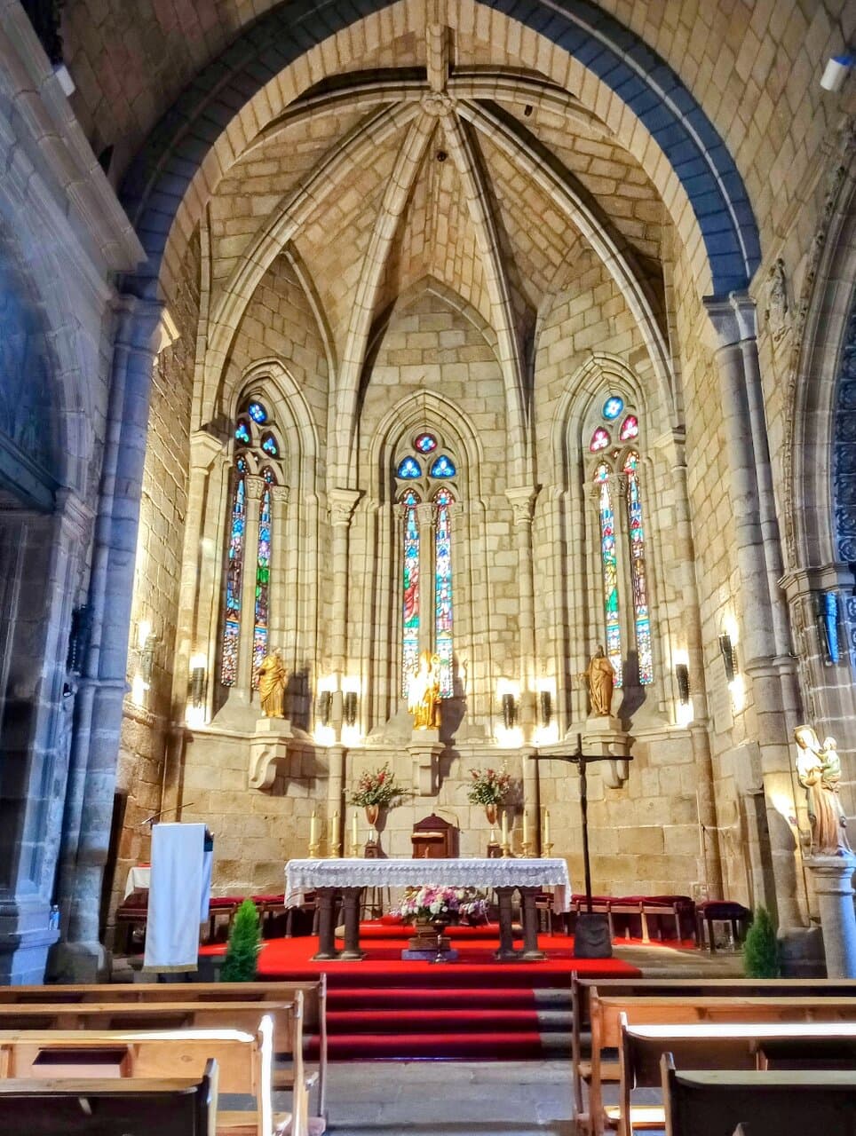 Interior de la parroquia