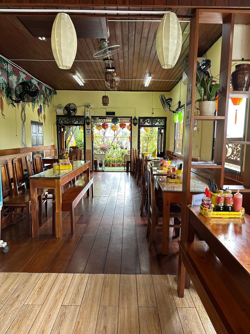 Bánh Mì Phượng