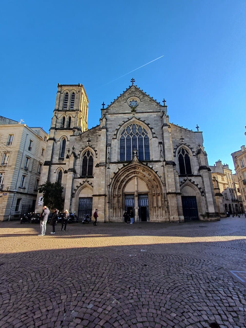 L'esterno della chiesa di Saint Pierre