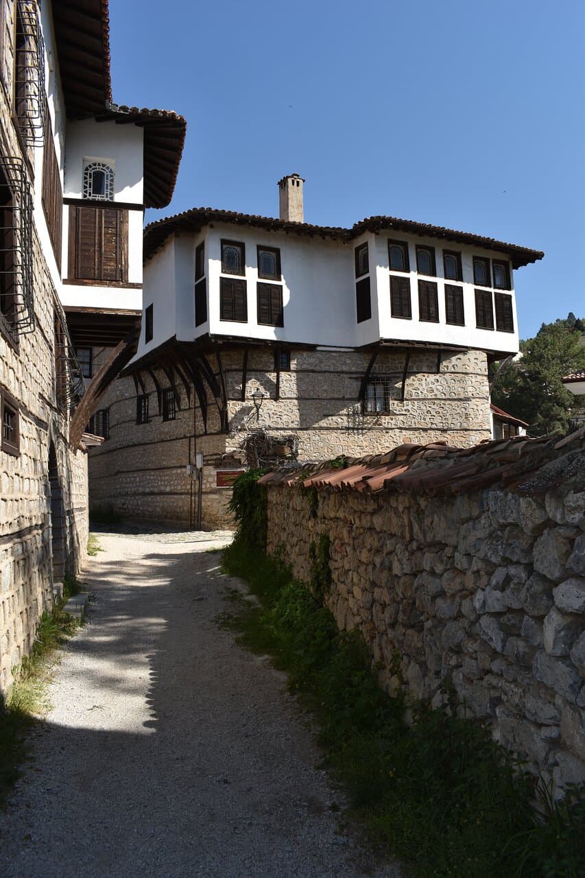 Costume Museum Kastoria (Emmanouil Mansion)